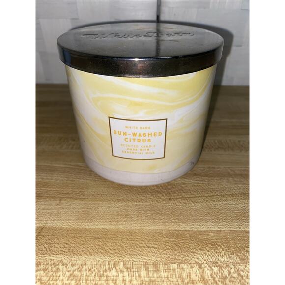 Bath Body Works 3- Wick Soy Blend Candle Sun Washed Citrus - Picture 1 of 4